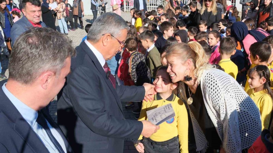 Kemer Belediye Başkanı Topaloğlu Karne Törenine Katıldı