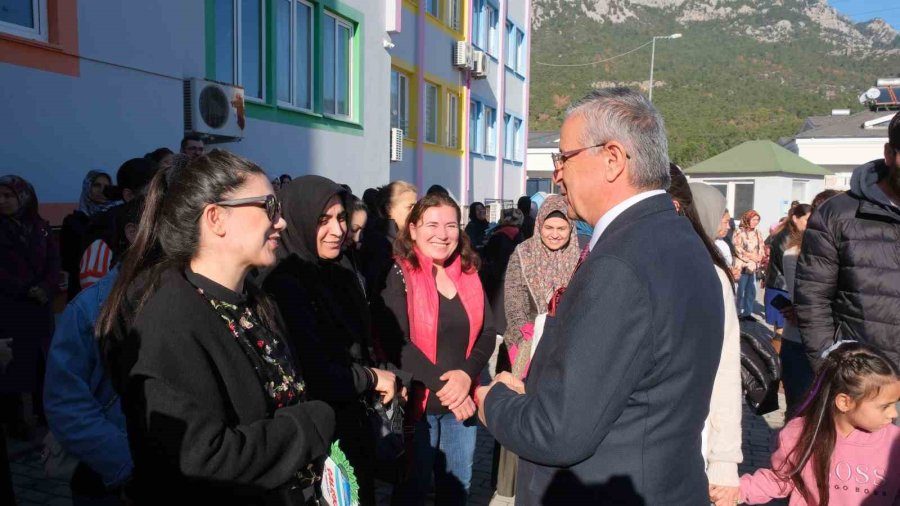 Kemer Belediye Başkanı Topaloğlu Karne Törenine Katıldı