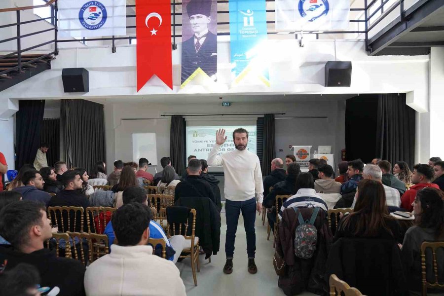 Tepebaşı’nda Antrenör Gelişim Semineri