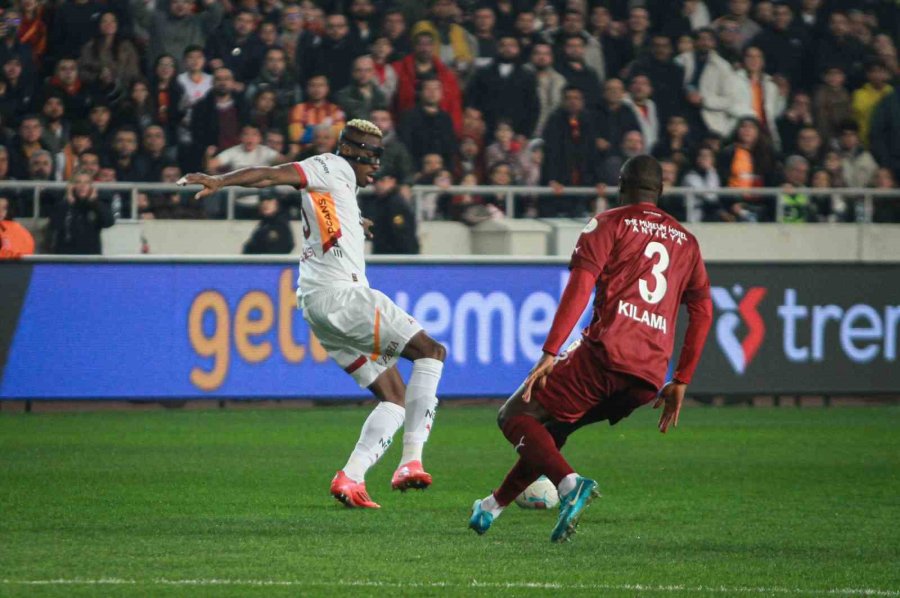 Trendyol Süper Lig: Atakaş Hatayspor: 1 - Galatasaray: 0 (ilk Yarı)