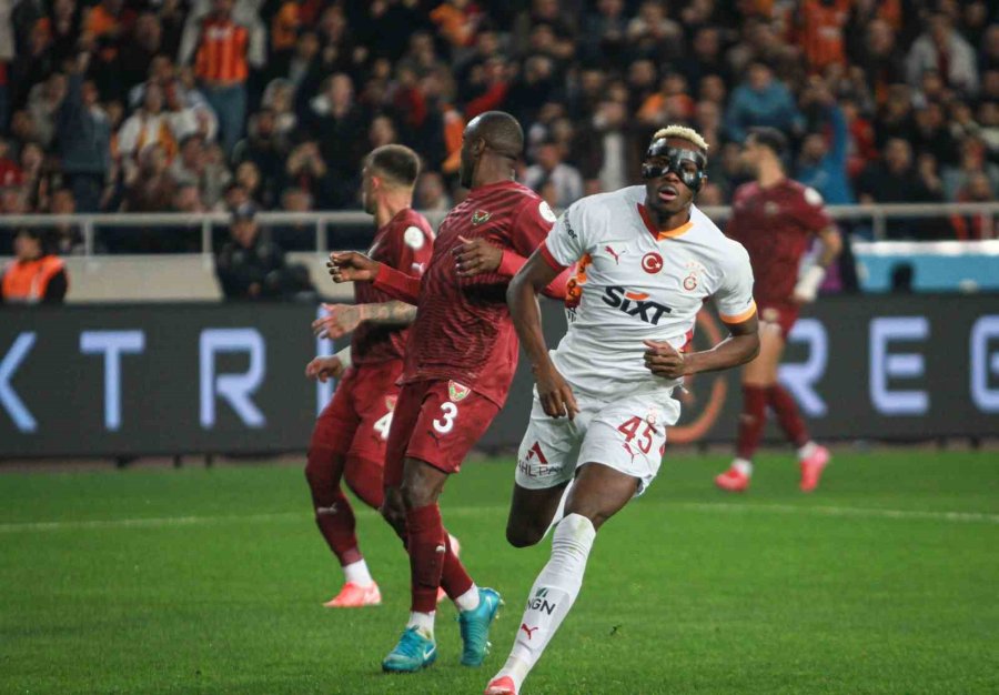 Trendyol Süper Lig: Atakaş Hatayspor: 1 - Galatasaray: 0 (ilk Yarı)