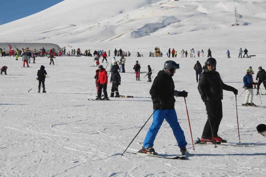 Erciyes’te Sömestir Yoğunluğu