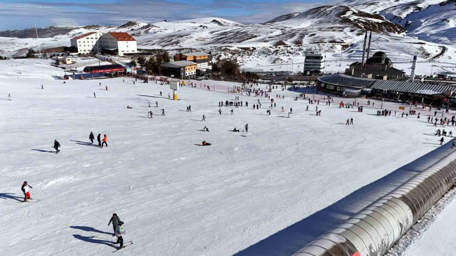 Erciyes’te Sömestir Yoğunluğu