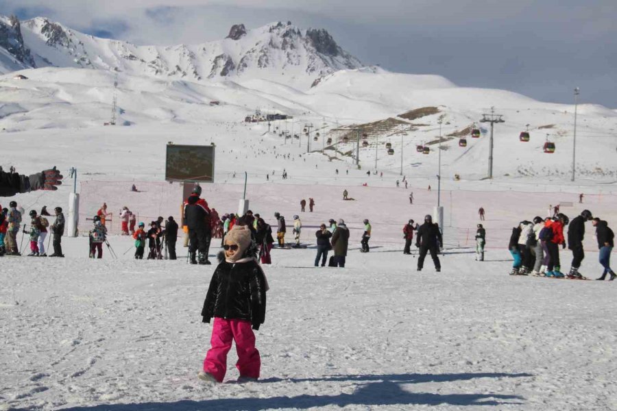 Erciyes’te Sömestir Yoğunluğu