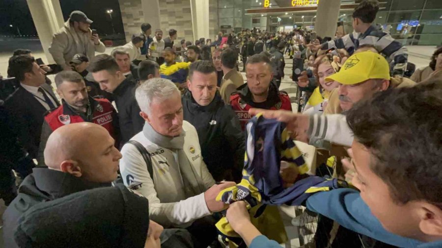 Fenerbahçe Kafilesi, Adana’ya Geldi