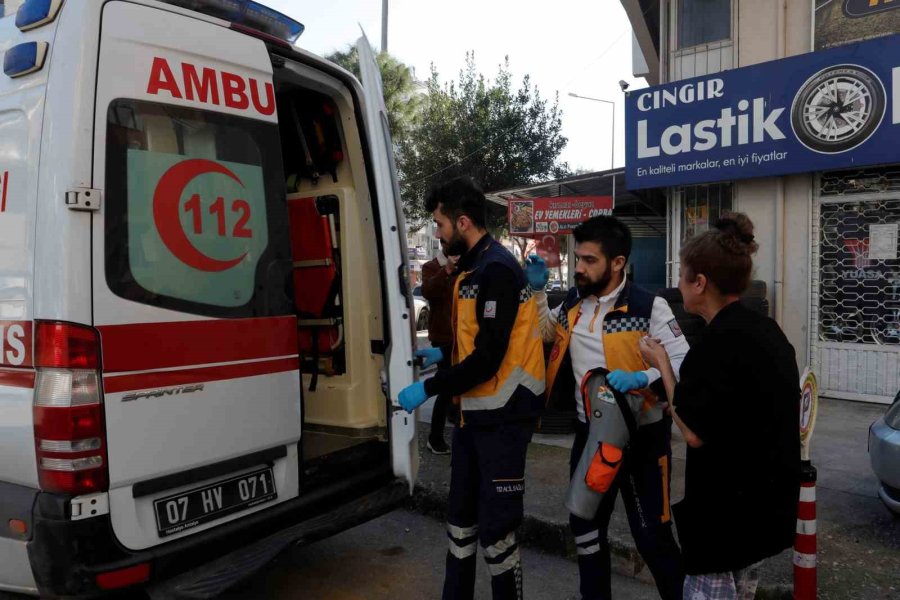 Balkondaki Sprey Kutuları Patladı, Mahalleli Sokağa Döküldü