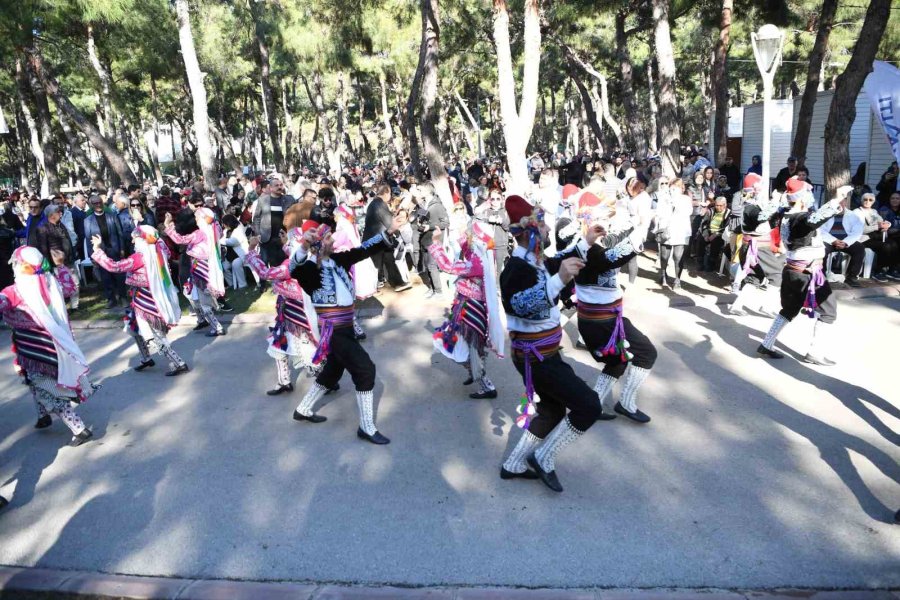 Çandır Fasulyesi Şenliği’nde Vatandaşlara Piyaz İkramı