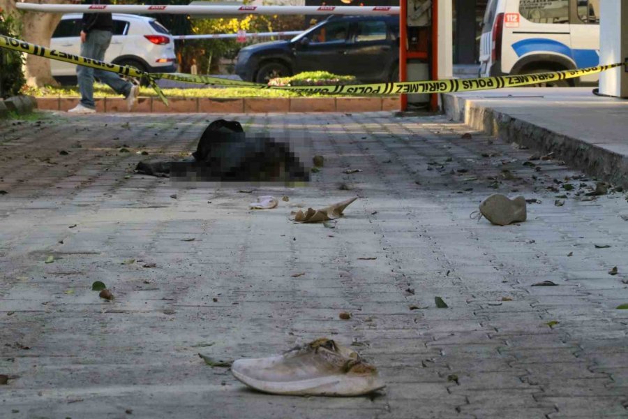 Eski Eşi Tarafından Üzerine Benzin Dökülerek Yakılmıştı, Hayatını Kaybetti