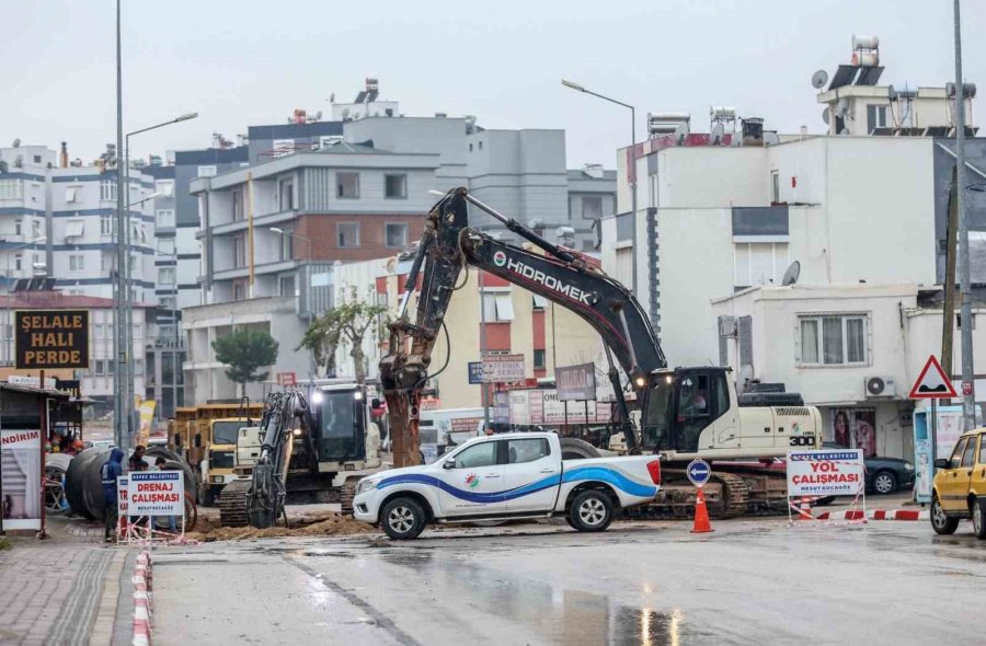 Şelale Mahallesi’nde Drenaj Hattı Yenilendi