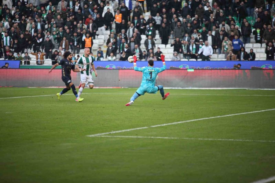 Trendyol Süper Lig: Konyaspor: 1 - Kasımpaşa: 0 (ilk Yarı)