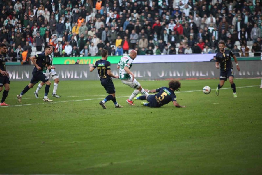 Trendyol Süper Lig: Konyaspor: 1 - Kasımpaşa: 0 (ilk Yarı)