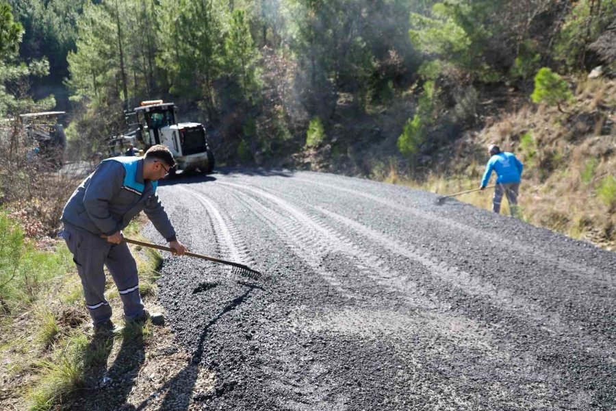 Alanya’da Kırsal Mahallelerin Yol Hasreti Sona Eriyor