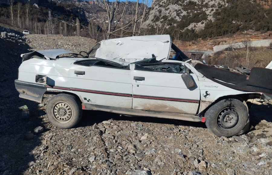 Otomobil Şarampole Yuvarlandı, Sürücü Ağır Yaralandı