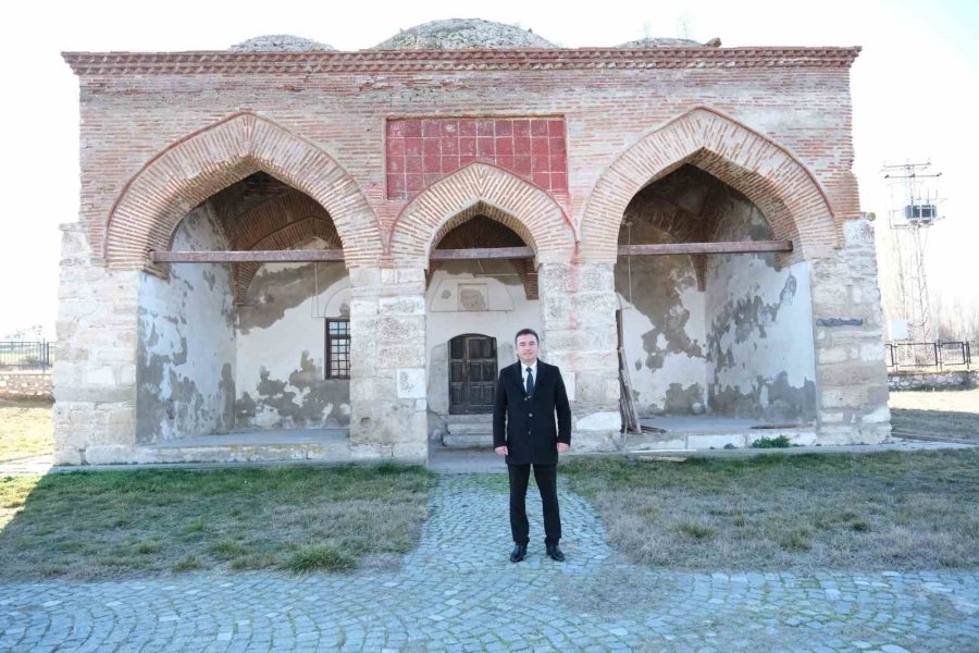 Tarihi Anadolu Selçuklu Camii Yenileniyor