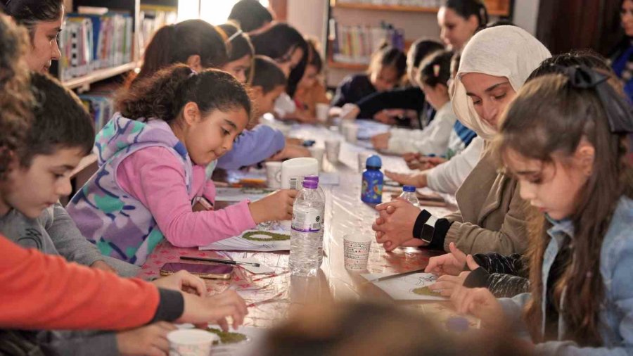 Alanya’da Çocuk Kütüphanesi’nde Öğrenciler İçin Tam Mesai