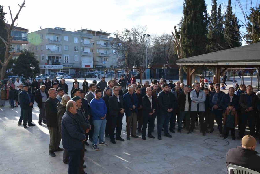 Korkutelili Hafızlar Umre İle Ödüllendirildi