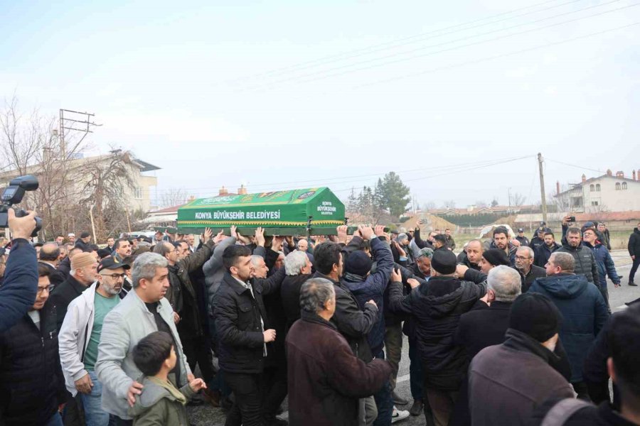 Yangın Faciasında Hayatını Kaybeden Esra Nazik Son Yolculuğuna Uğurlandı