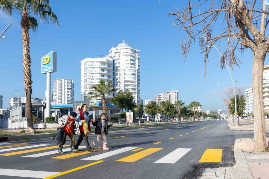 Mersin’de Yol Yenileme Çalışmaları Sürüyor