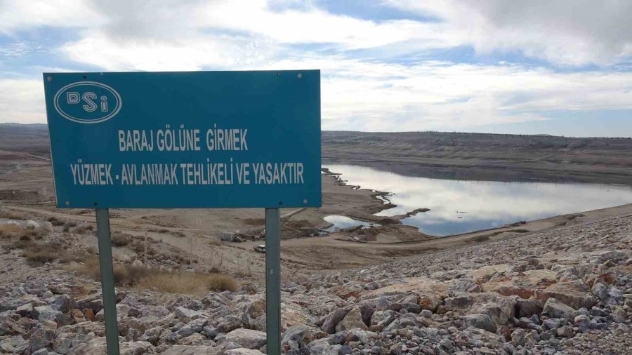 Karaman’da 50 Yıllık Su İhtiyacı İçin Yapılan Baraj Kurudu