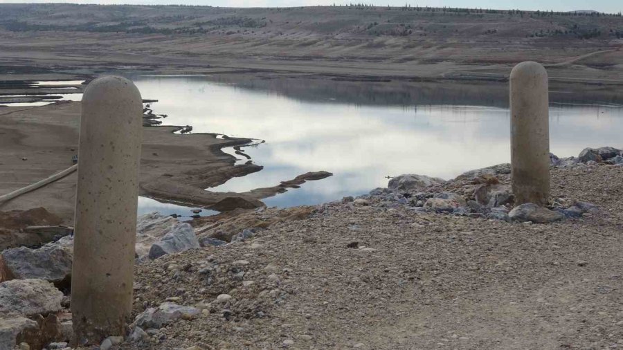 Karaman’da 50 Yıllık Su İhtiyacı İçin Yapılan Baraj Kurudu