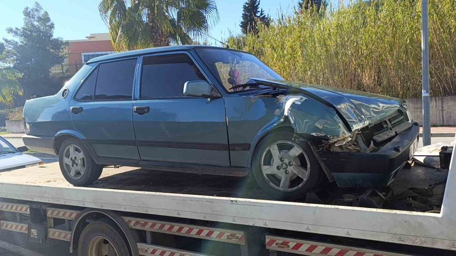 Arızalanan Otomobilini İterek Götürmeye Çalıştı, 2 Ayrı Kazaya Sebep Oldu