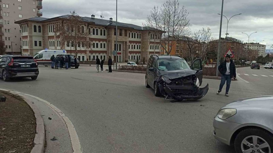 Seydişehir’de Trafik Kazası: 2 Yaralı