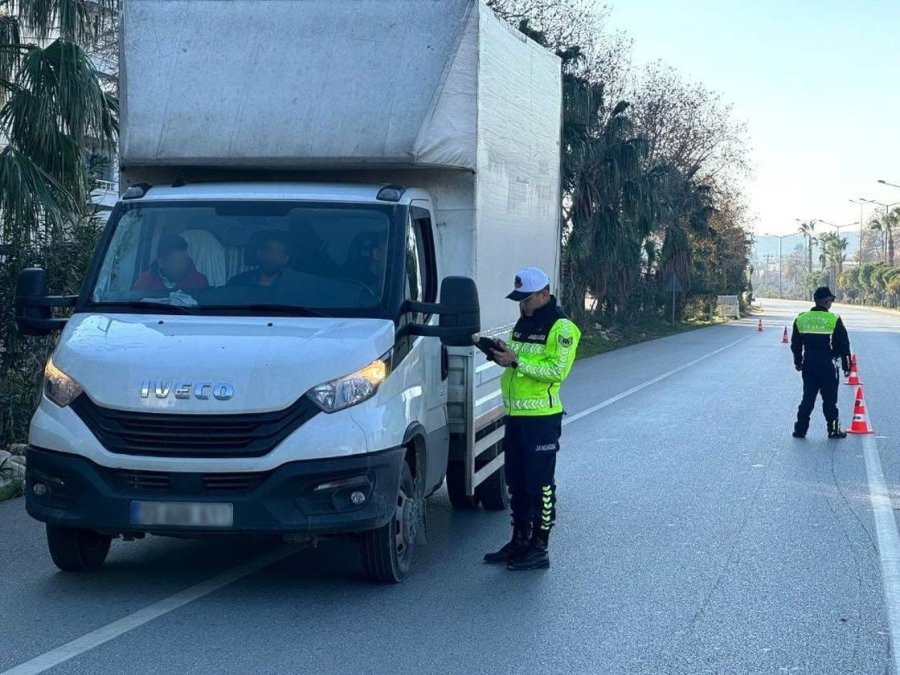 Mersin’de Kural İhlali Yapan Sürücülere Ceza Yağdı