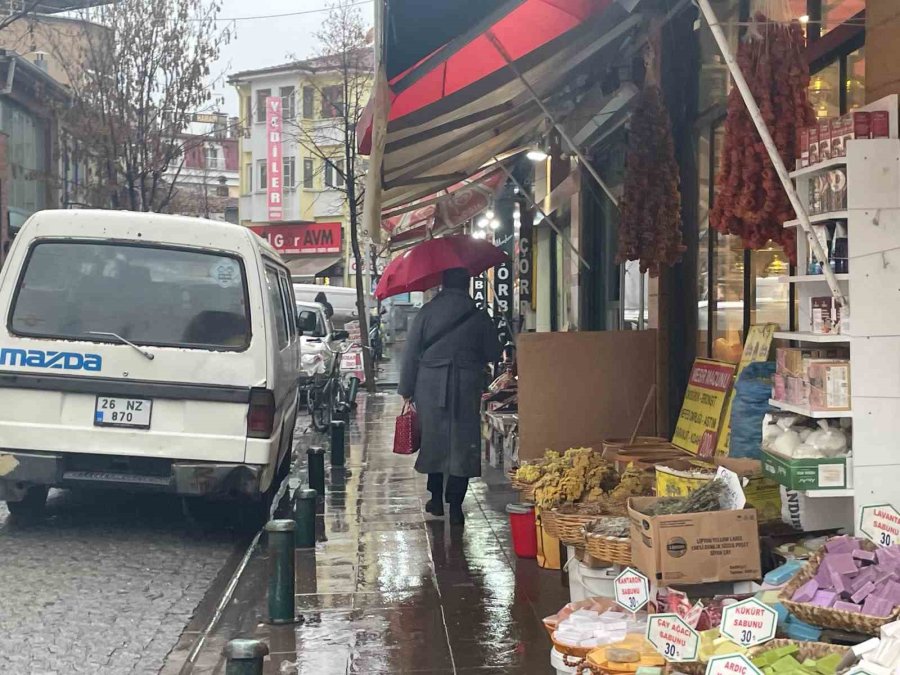 Eskişehir’de Yağmur Vatandaşlara Zor Anlar Yaşattı