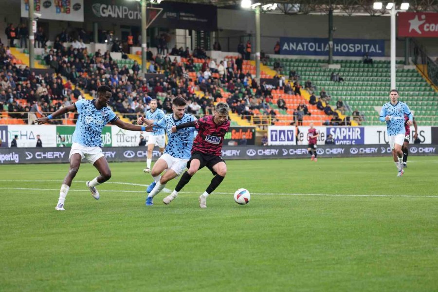 Trendyol Süper Lig: Alanyaspor: 2 - Başakşehir: 2 (ilk Yarı)