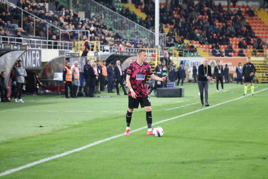 Trendyol Süper Lig: Alanyaspor: 5 - Başakşehir: 4 (maç Sonucu)