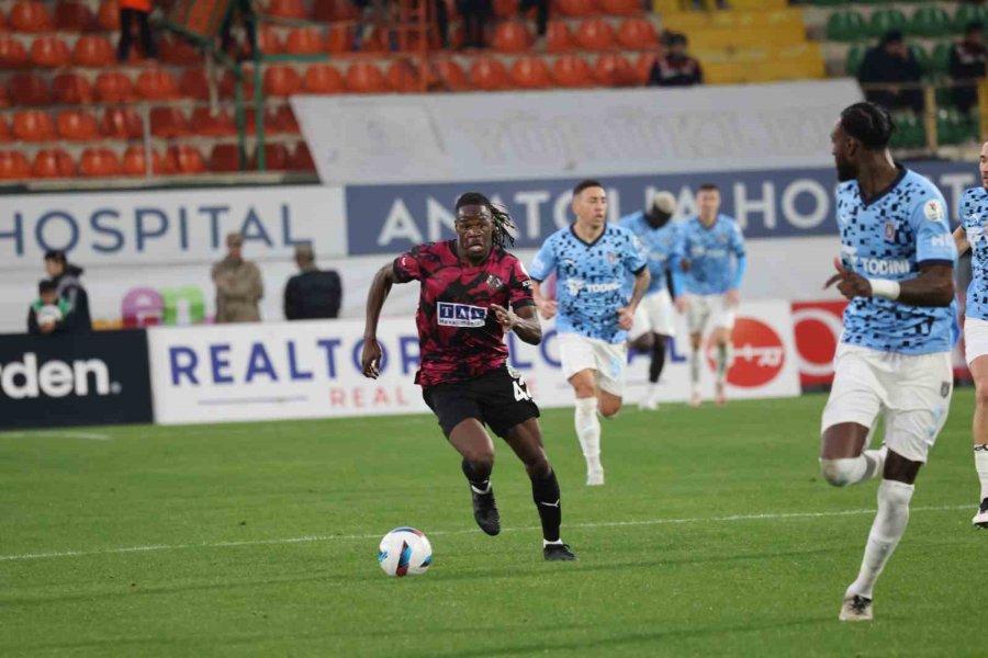 Trendyol Süper Lig: Alanyaspor: 5 - Başakşehir: 4 (maç Sonucu)