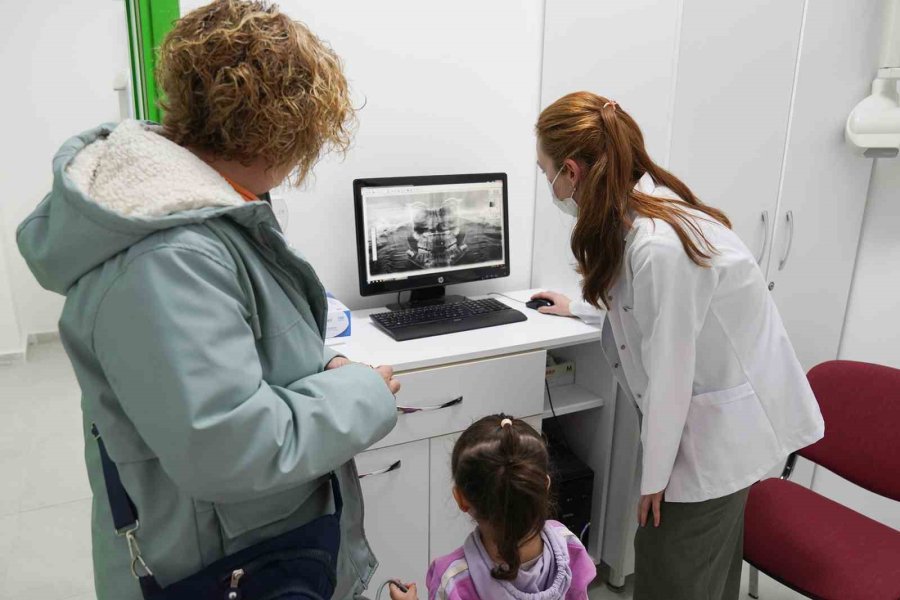 Tepebaşı’nda Çocuklar Geleceğe Sağlıkla Gülümsüyor