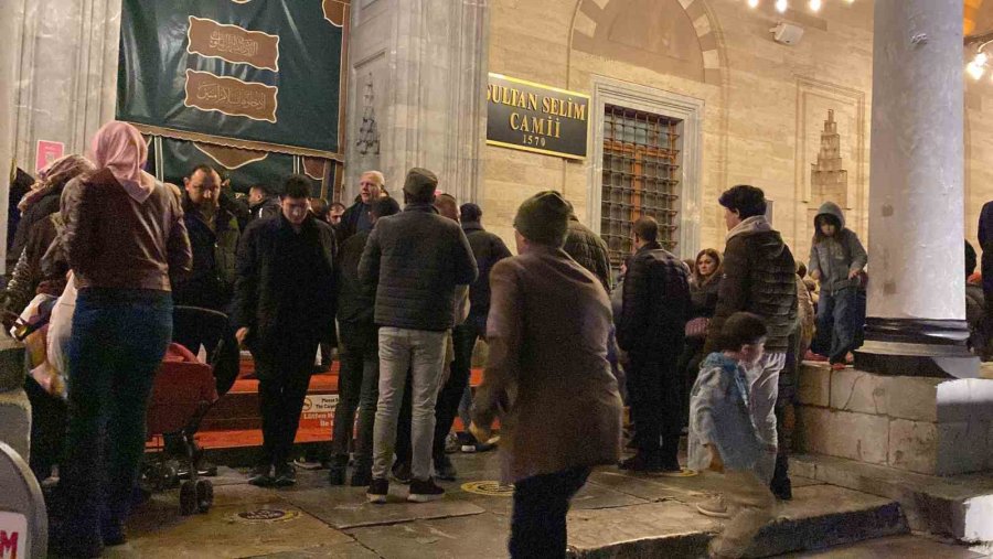 Konya’da Miraç Kandili’nde Vatandaşlar Camileri Doldurdu