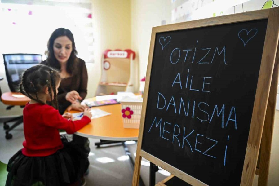 Aile Danışma Merkezinde Otizmli Bireylere Yönelik Eğitimler Devam Ediyor