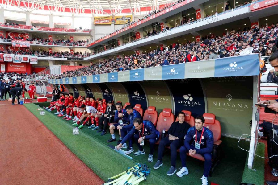 Trendyol Süper Lig: Antalyaspor: 0 - Beşiktaş: 0 (maç Devam Ediyor)