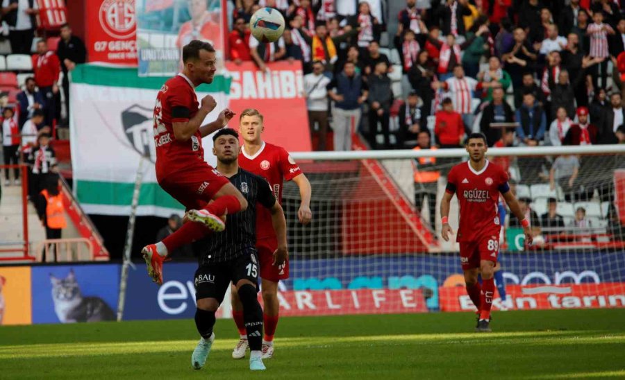 Trendyol Süper Lig: Antalyaspor: 0 - Beşiktaş: 0 (maç Devam Ediyor)