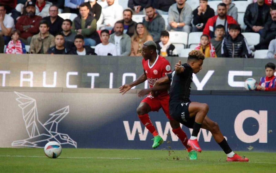 Trendyol Süper Lig: Antalyaspor: 0 - Beşiktaş: 0 (maç Devam Ediyor)