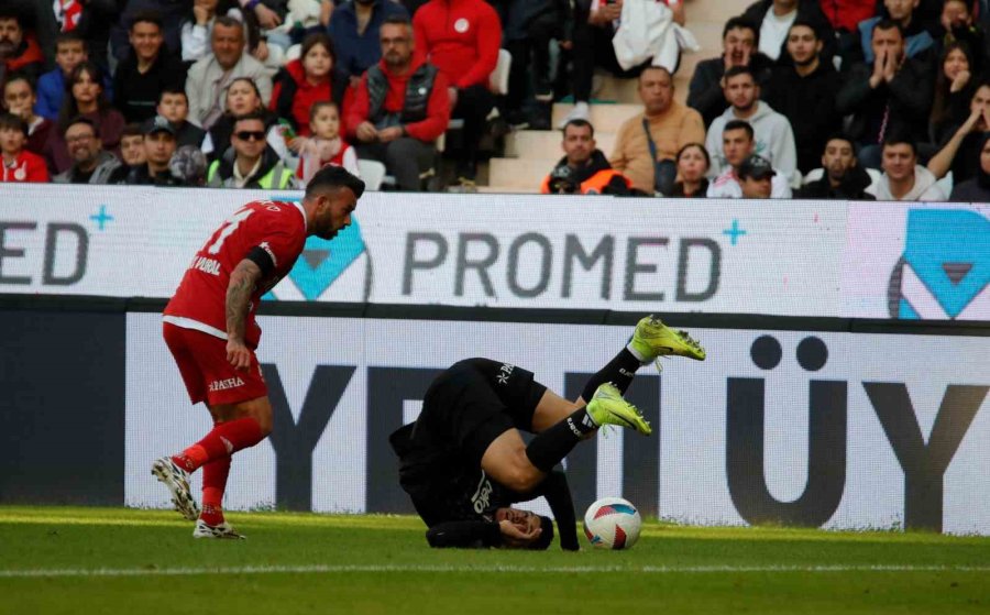 Trendyol Süper Lig: Antalyaspor: 0 - Beşiktaş: 0 (maç Devam Ediyor)