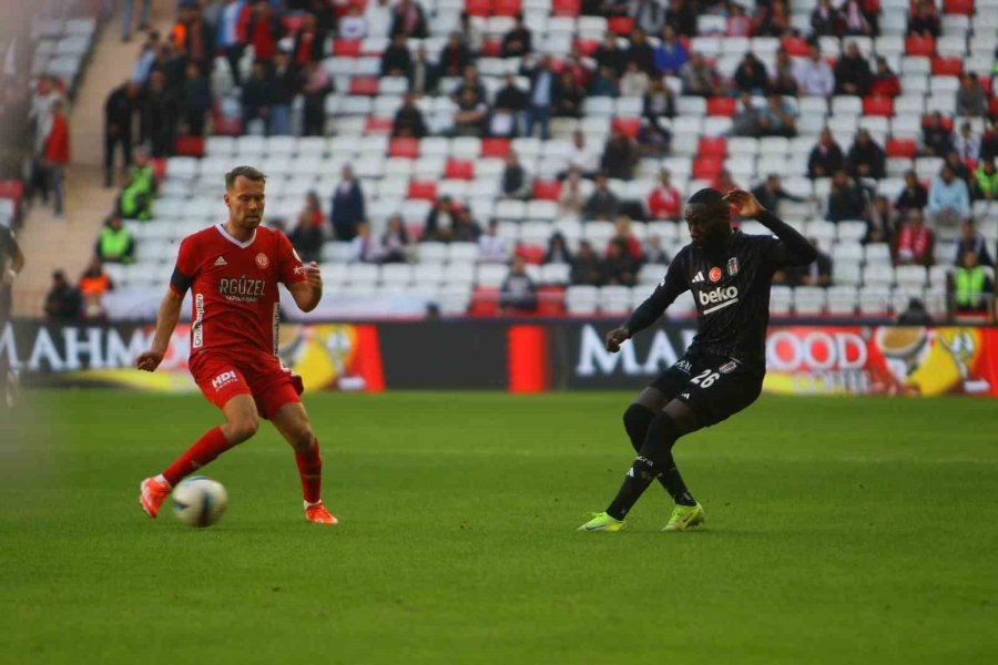 Trendyol Süper Lig: Antalyaspor: 0 - Beşiktaş: 0 (maç Devam Ediyor)