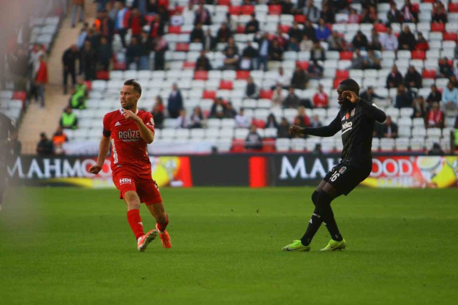 Trendyol Süper Lig: Antalyaspor: 0 - Beşiktaş: 0 (maç Devam Ediyor)