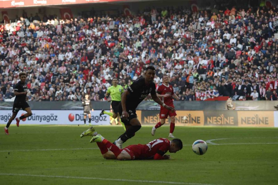 Trendyol Süper Lig: Antalyaspor: 0 - Beşiktaş: 0 (ilk Yarı)