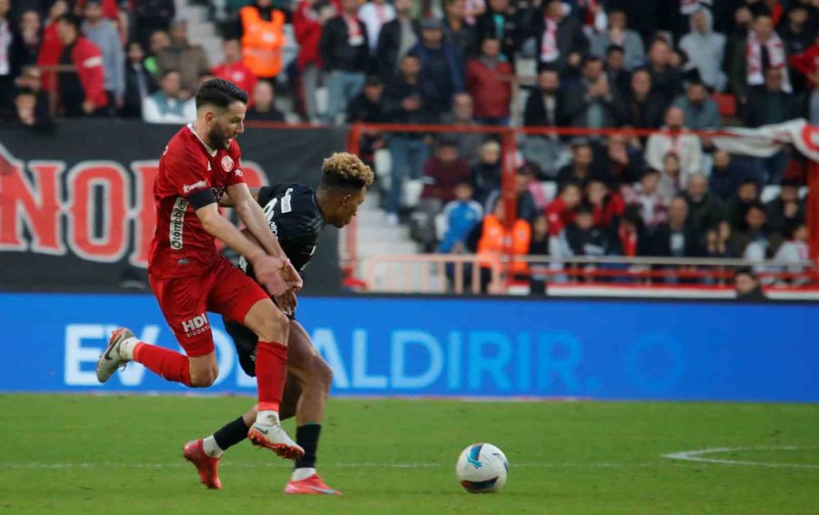 Trendyol Süper Lig: Antalyaspor: 1 - Beşiktaş: 1 (maç Sonucu)