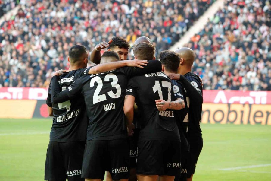 Trendyol Süper Lig: Antalyaspor: 1 - Beşiktaş: 1 (maç Sonucu)