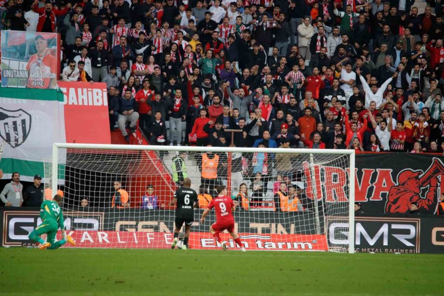 Trendyol Süper Lig: Antalyaspor: 1 - Beşiktaş: 1 (maç Sonucu)