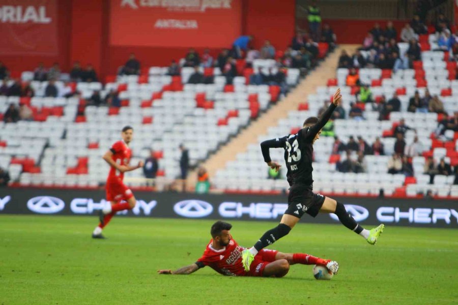 Trendyol Süper Lig: Antalyaspor: 1 - Beşiktaş: 1 (maç Sonucu)