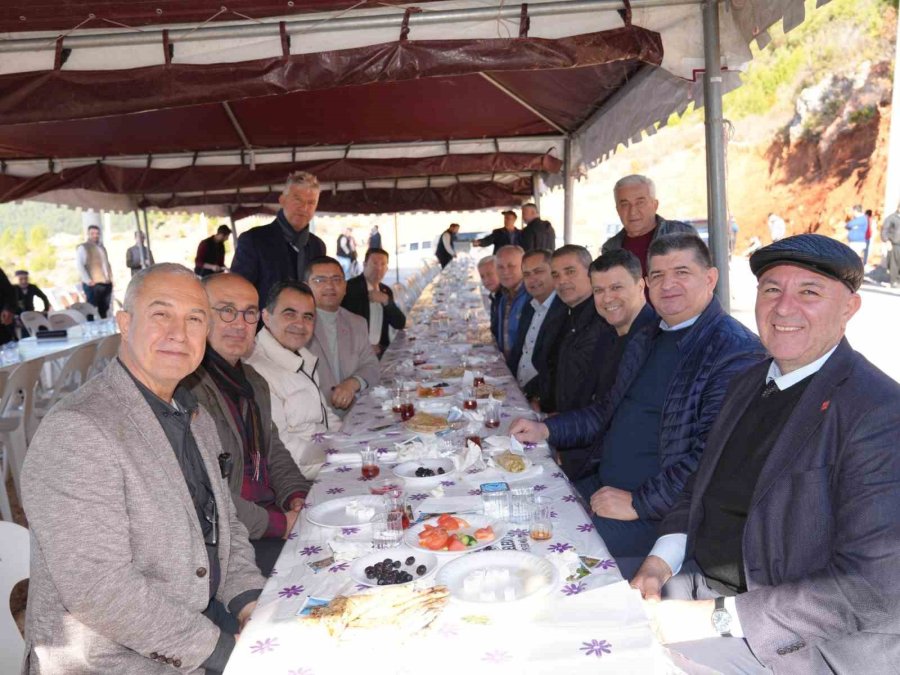 Alanya Badem Ağacı Mahallesine Yol, Cami Ve Sosyal Tesis Müjdesi