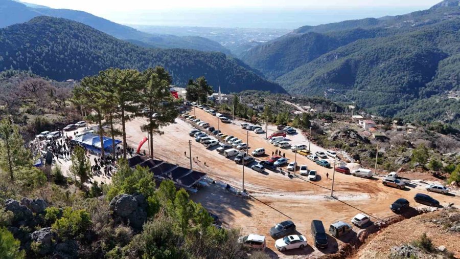 Alanya Badem Ağacı Mahallesine Yol, Cami Ve Sosyal Tesis Müjdesi