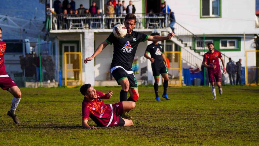 Manavgat Belediyespor Liderliğini Sürdürdü