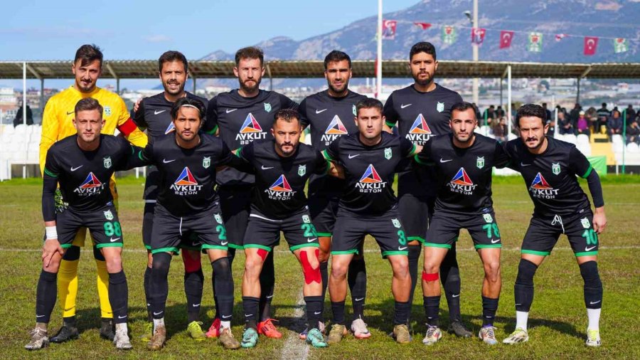 Manavgat Belediyespor Liderliğini Sürdürdü