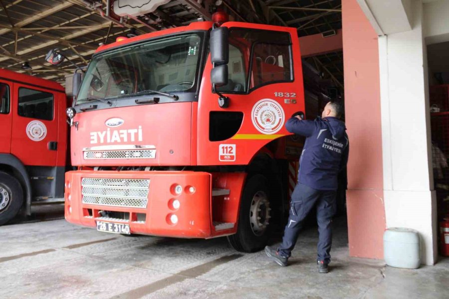 Eskişehir İtfaiyesi Kentin Bina Stoğuna Ve Yapılanmasına Göre Yeterli Durumda